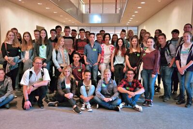 Die 10. Klassen der IGS Thaleischweiler-Fröschen zu Gast im Bundestag