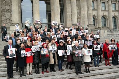 Parlamentarier schützen Parlamentarier