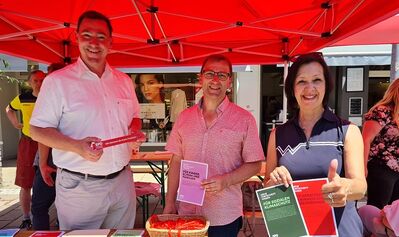 Mit Alexander Fuhr und Jochen Werle am Infostand in Zweibrücken.